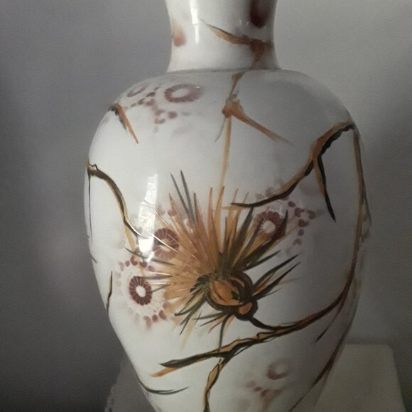 Vintage Chinese Porcelain Vase Lamp - Picture 3 of 7